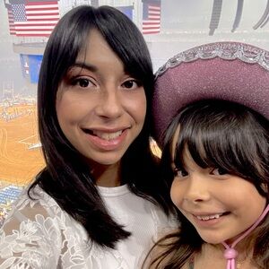 Meet your Posher, Cynthia